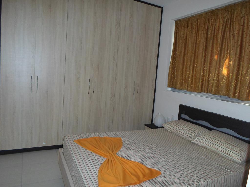 Riviera Rooms Himare Quarto foto