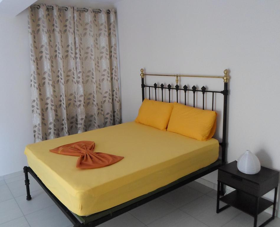 Riviera Rooms Himare Quarto foto