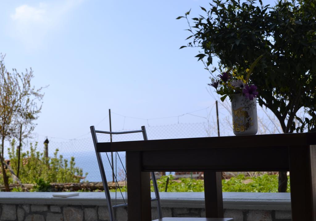 Riviera Rooms Himare Quarto foto