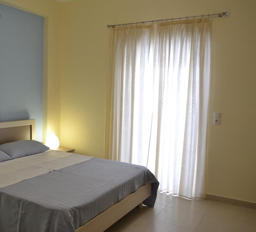 Riviera Rooms Himare Quarto foto