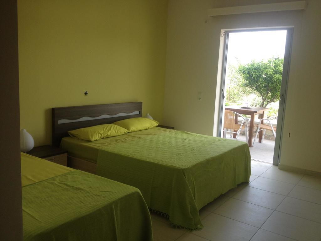Riviera Rooms Himare Quarto foto