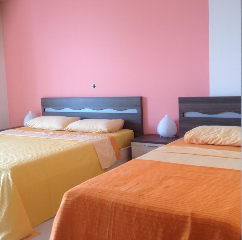 Riviera Rooms Himare Quarto foto