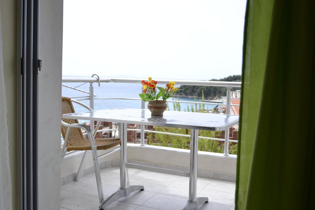 Riviera Rooms Himare Quarto foto