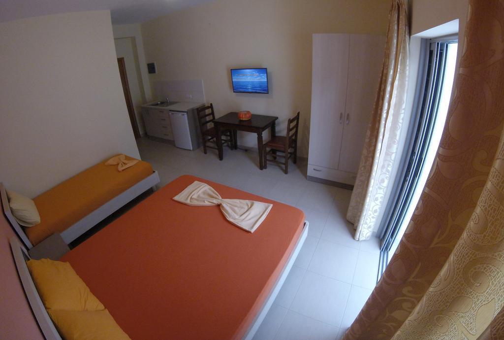 Riviera Rooms Himare Exterior foto