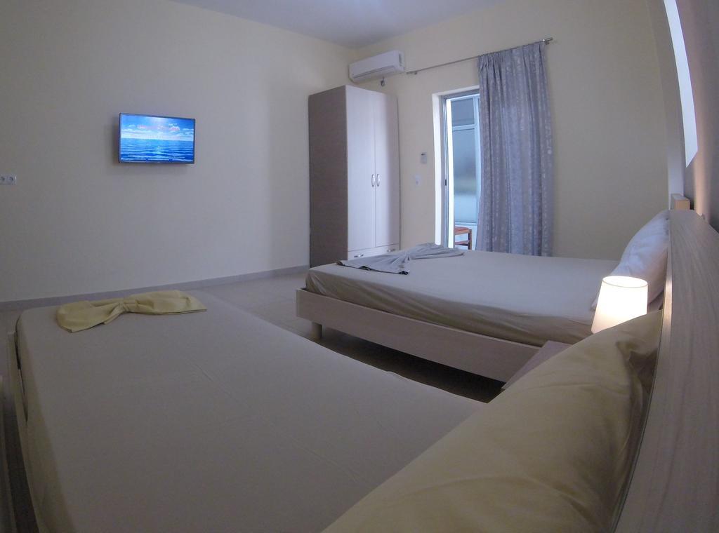 Riviera Rooms Himare Exterior foto