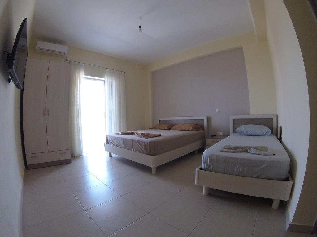 Riviera Rooms Himare Exterior foto