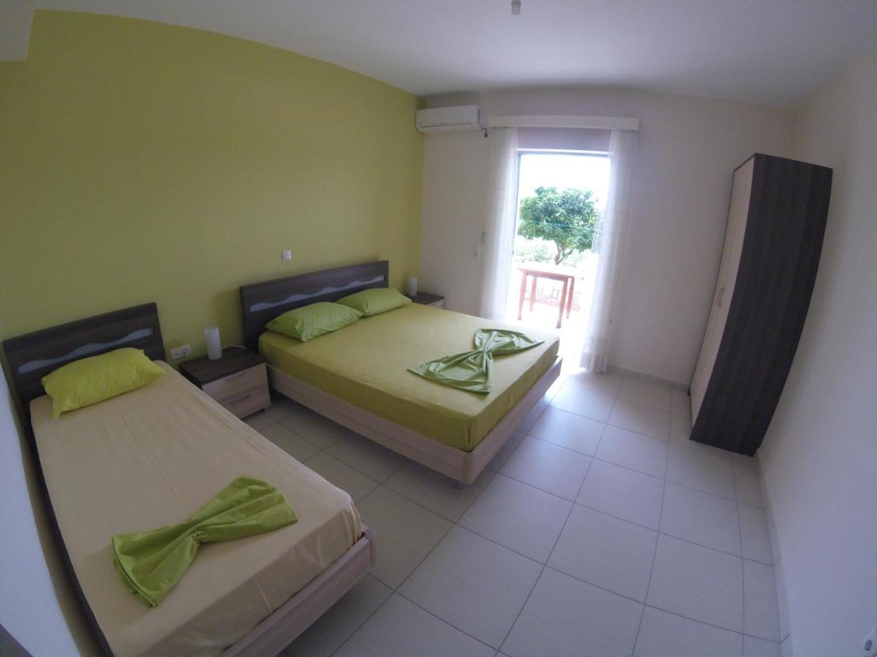 Riviera Rooms Himare Exterior foto