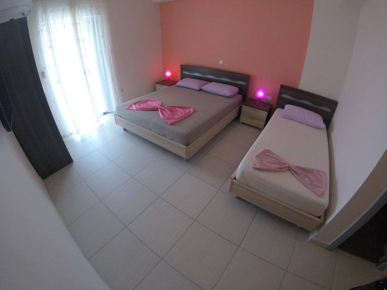 Riviera Rooms Himare Exterior foto